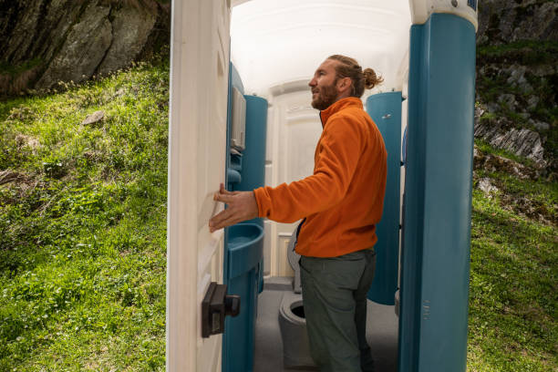 Best Portable restroom trailer rental  in Lockhart, FL